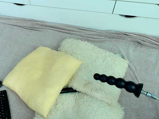 Emma-Donovani live cam on BongaCams