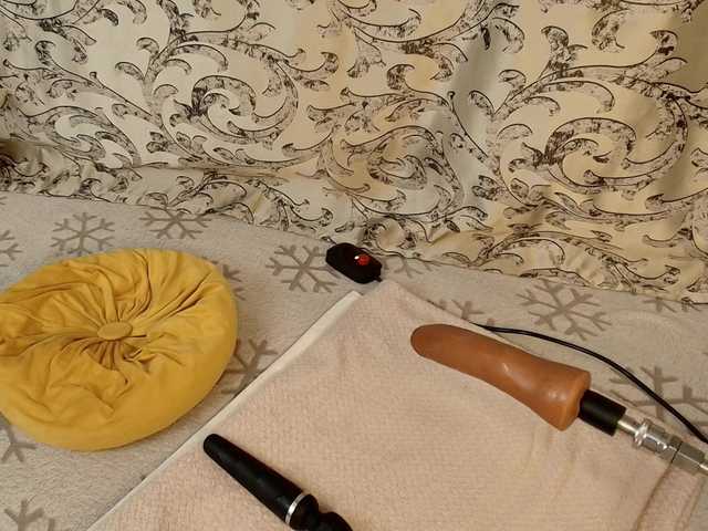 Emma-Donovani live cam on BongaCams