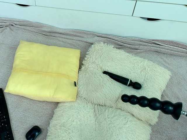 Emma-Donovani live cam on BongaCams