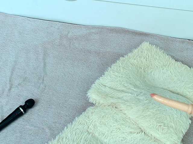 Emma-Donovani's BongaCams show and profile