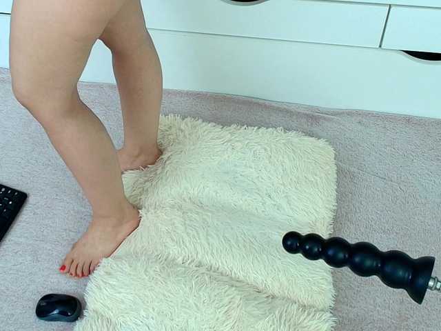 Emma-Donovani's BongaCams show and profile