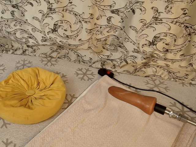 Emma-Donovani live cam on BongaCams