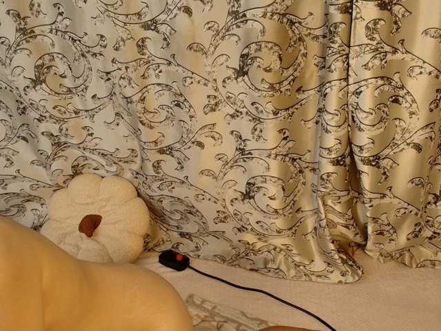 Emma-Donovani live cam on BongaCams