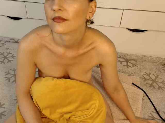 Emma-Donovani webcam