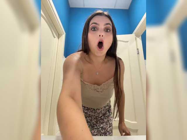 NikkySecrets live webcam show
