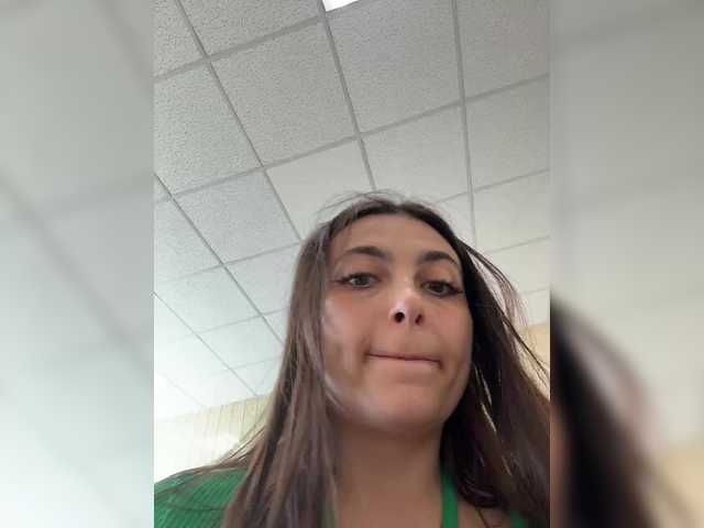  NikkySecrets chat room