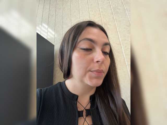  NikkySecrets chat room