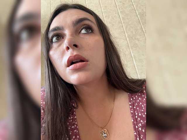 NikkySecrets live webcam show