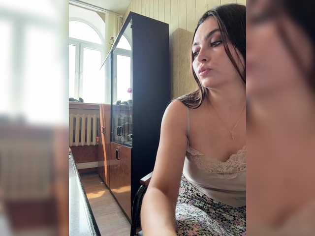 NikkySecrets live webcam show
