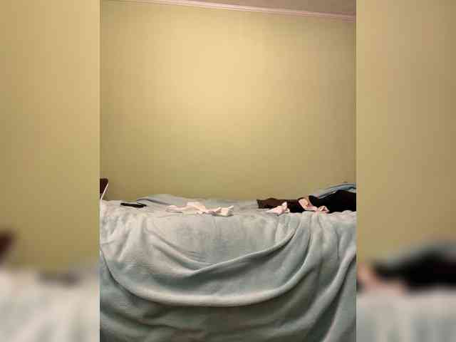 -RiskyVixen- webcam