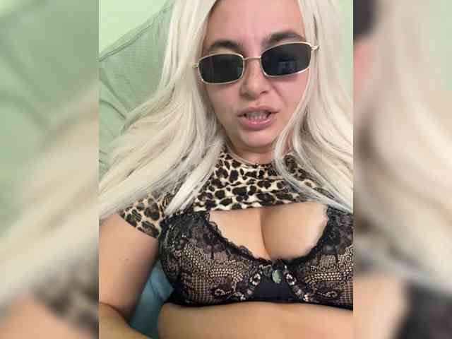 -RiskyVixen- webcam