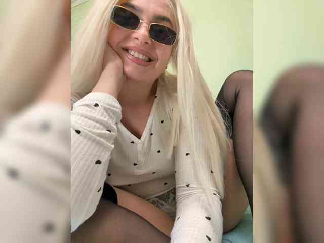 -RiskyVixen- webcam