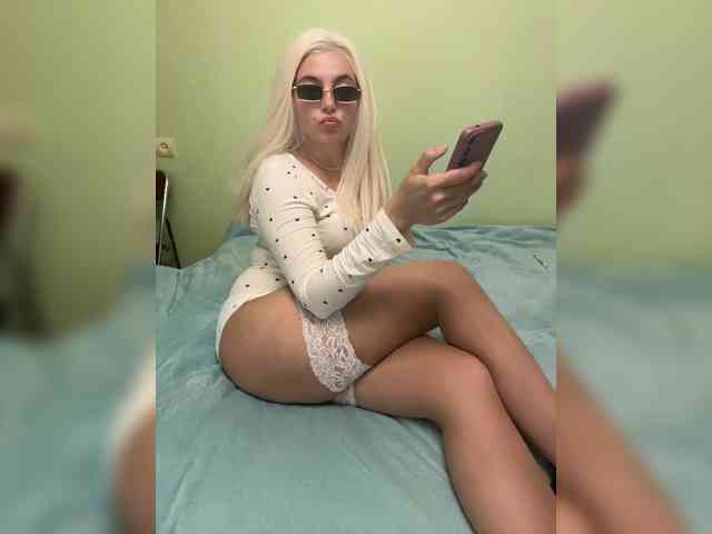 -RiskyVixen- webcam