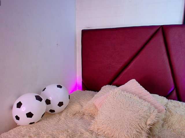 Lexi-Howard- live cam on BongaCams