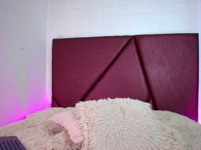 Lexi-Howard- live cam on BongaCams