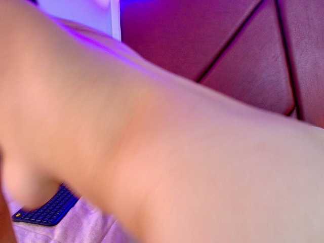 Lexi-Howard- live cam on BongaCams