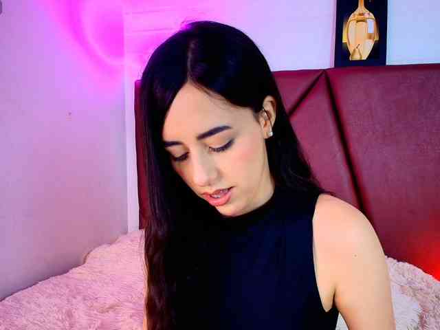 lexi-howard-'s live room