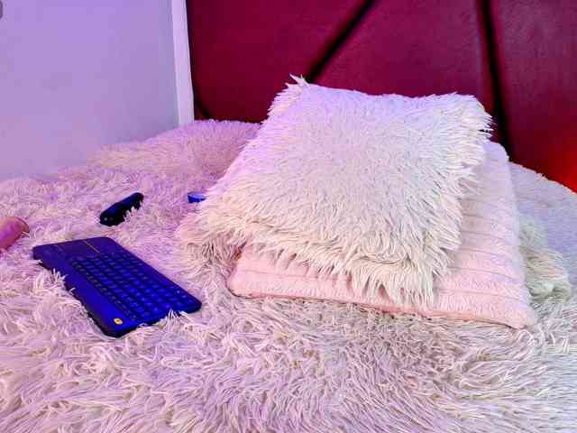 Lexi-Howard- webcam