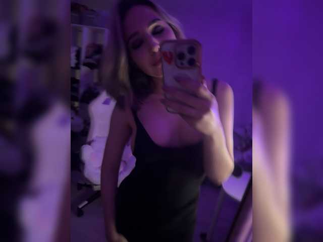 le modèle Honey_buns est en webcam porno dans un show sur le site bongacams, il possède les tags suivants: White/Caucasian,Blonde,Shaved
