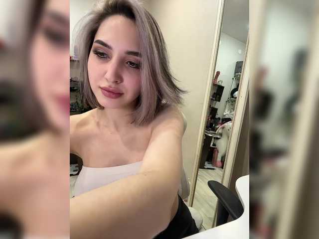 YoloLove live cam on BongaCams