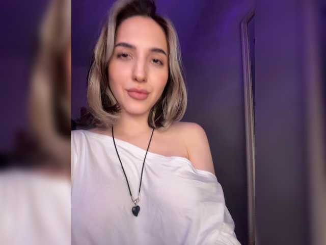 YoloLove live cam on BongaCams