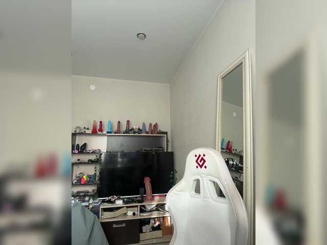 YoloLove live cam on BongaCams