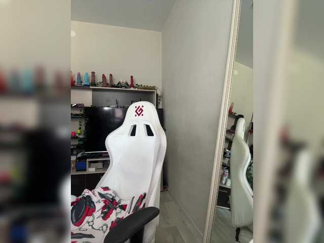 YoloLove live cam