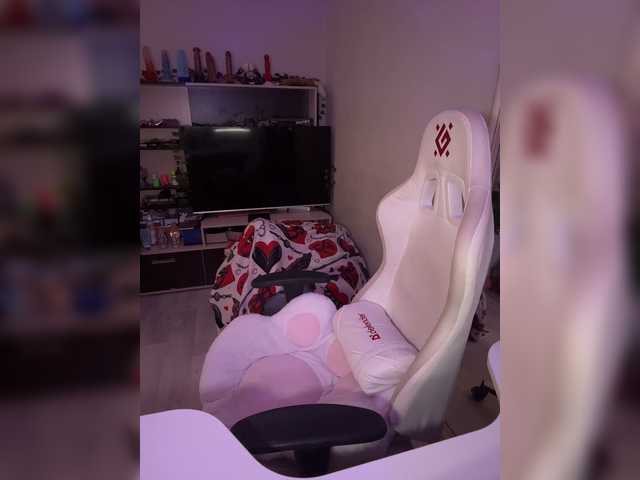 YoloLove live cam on BongaCams