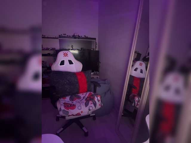 YoloLove live cam on BongaCams