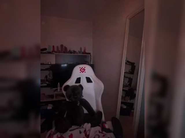 go to chat with Honey_buns