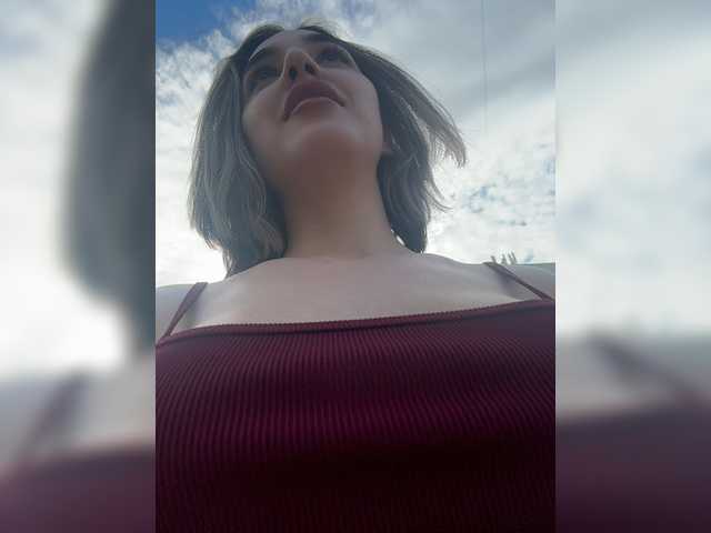YoloLove live cam on BongaCams