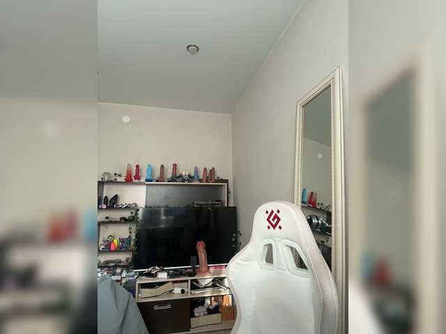 YoloLove live cam on BongaCams