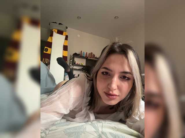 YoloLove live cam on BongaCams