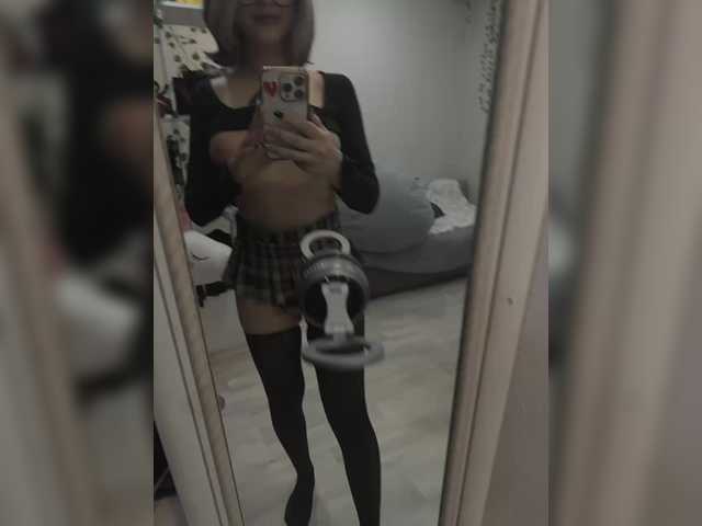 YoloLove live cam on BongaCams