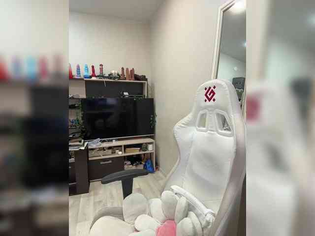 YoloLove Sex Cam Show