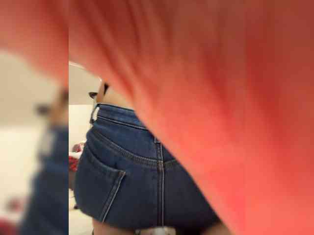 YoloLove Sex Cam Show