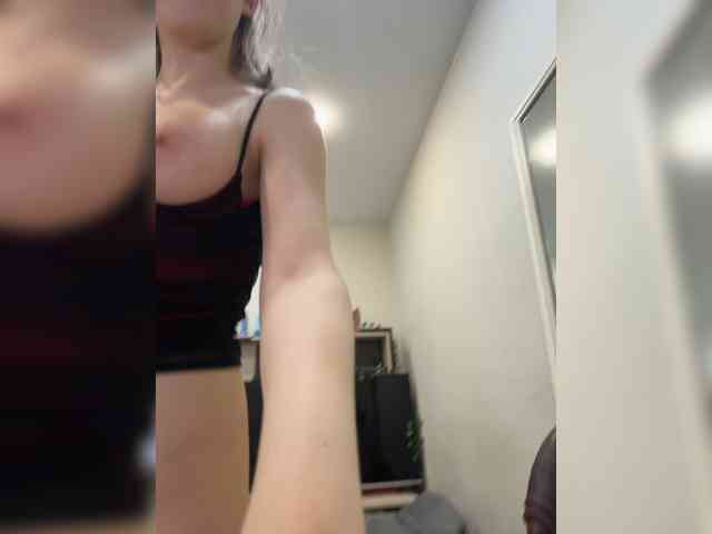 YoloLove Sex Cam Show