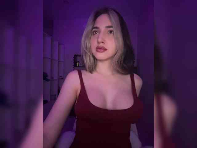 YoloLove - Girl 