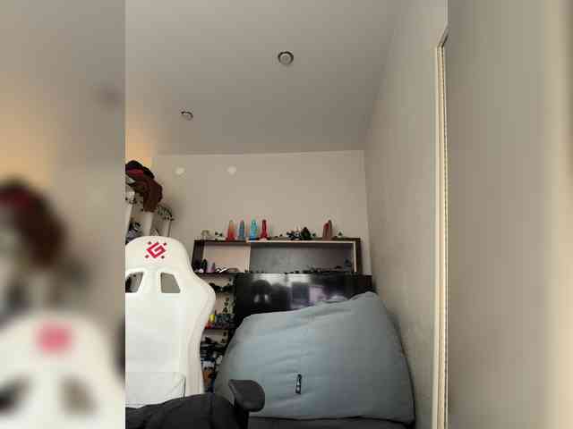 YoloLove Sex Cam Show