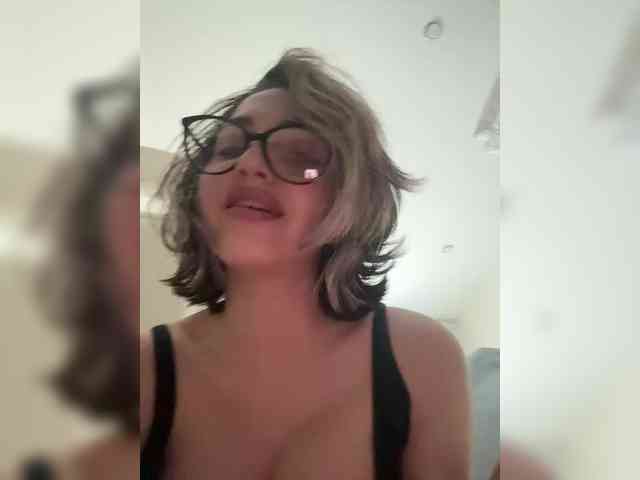 Honey_buns webcam