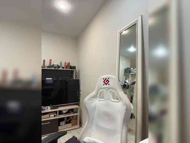YoloLove Sex Cam Show