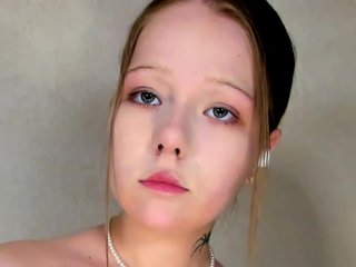 MelMooon Porn Show