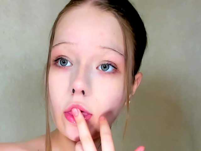 MelMooon live cam on BongaCams