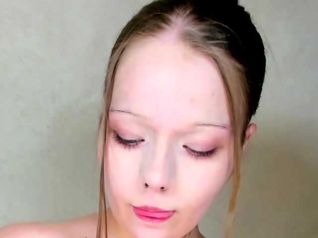 MelMooon live webcam show
