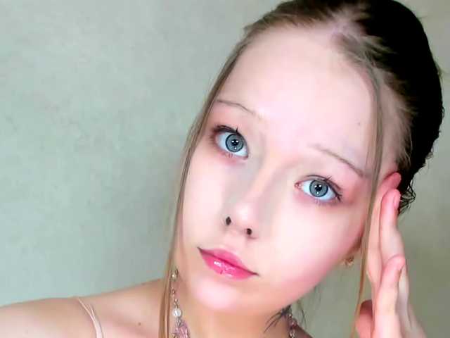 MelMooon live webcam show