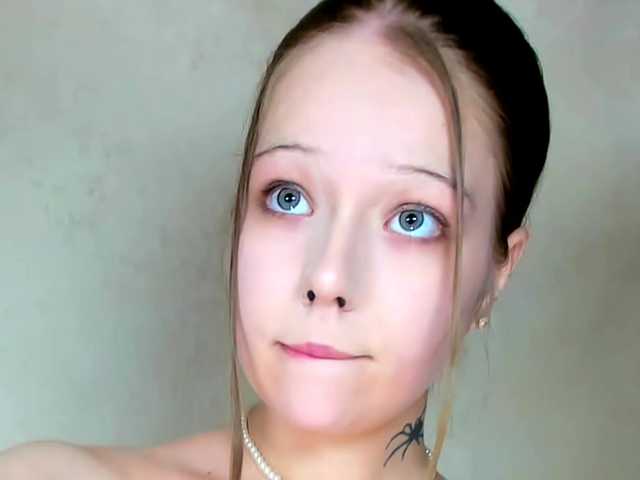 MelMooon live cam on BongaCams