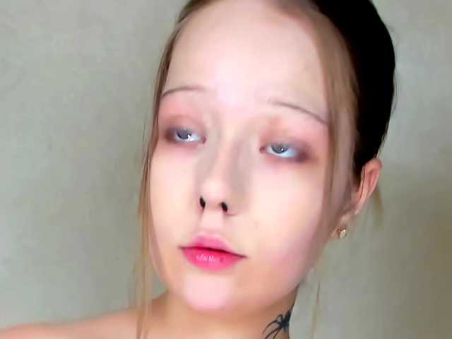 MelMooon live cam on BongaCams