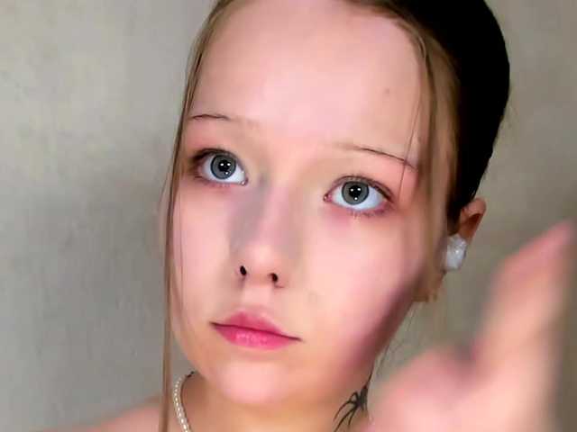 MelMooon live cam on BongaCams