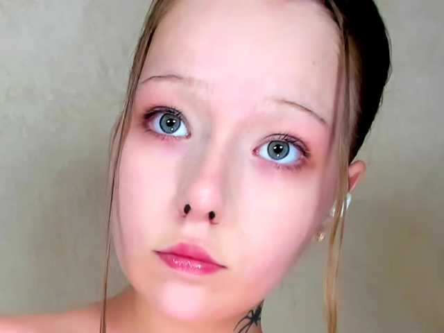 MelMooon live cam on BongaCams