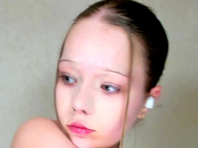MelMooon live cam on BongaCams